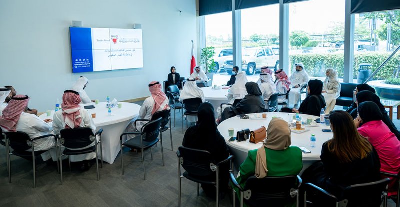 أمين عام مجلس "المناقصات" يلتقي منتسبي برنامج إعداد القيادات "كوادر" ويؤكد الدعم المستمر للكوادر الوطنية