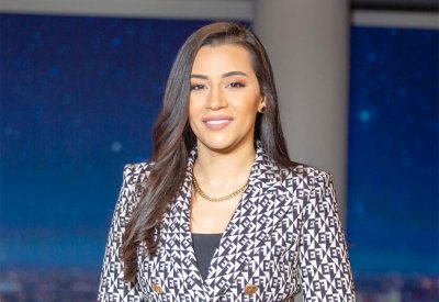 "صناعة مصرية" يجمع المخرجة بتول عرفة ومصطفي قمر