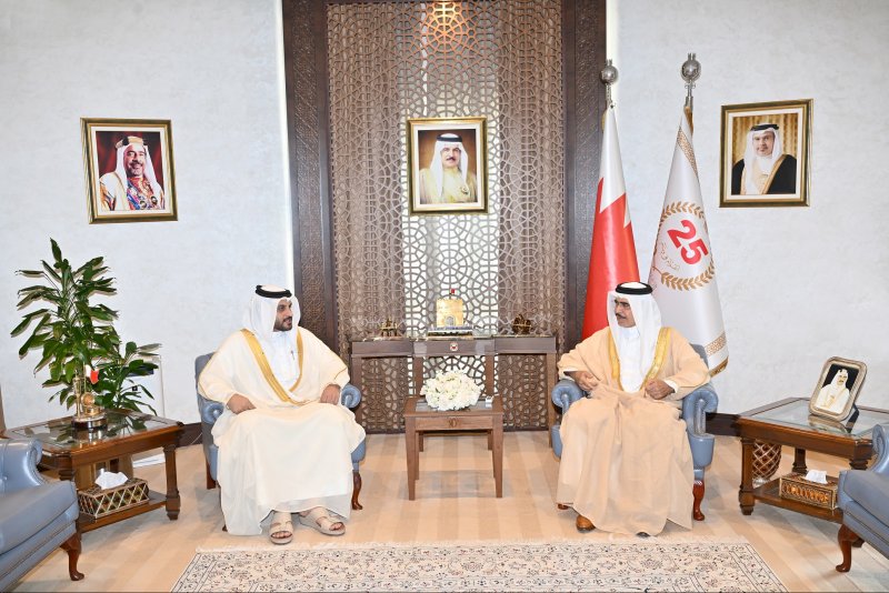 وزير الداخلية يستقبل رئيس البعثة الدبلوماسية للمملكة لدى قطر بمناسبة تعيينه