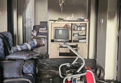 الدفاع المدني يتمكن من اخماد حريق اندلع بمبنى سكني بمنطقة البديع