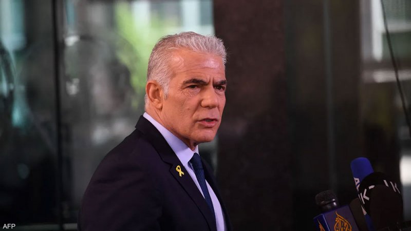 بعد استعادة جثث الرهائن.. لابيد يدعو لإضراب شامل في تل أبيب