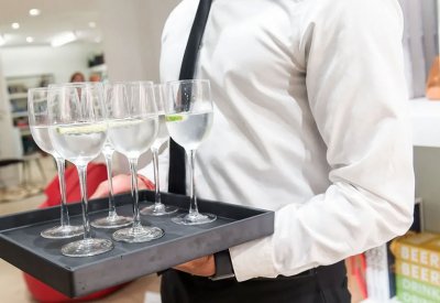 أيهما أفضل.. الماء العادي أم الفوار؟