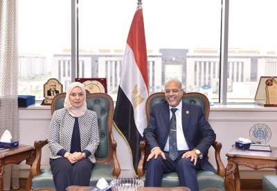 وزير العمل بجمهورية مصر العربية يلتقي سفيرة مملكة البحرين في القاهرة