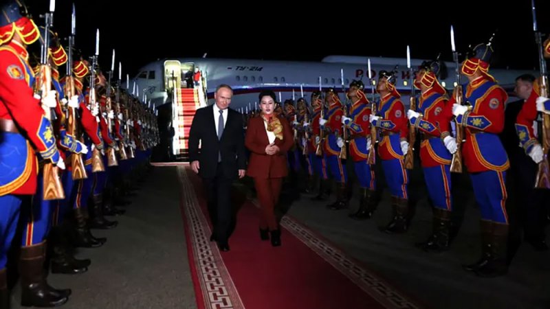 بوتين يتحدى المحكمة الجنائية الدولية.. ويزور منغوليا