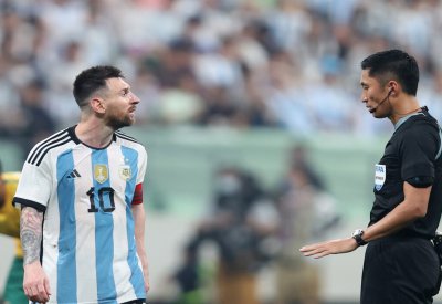 اتهامات ضد ميسي بحصوله على حماية من الحكام