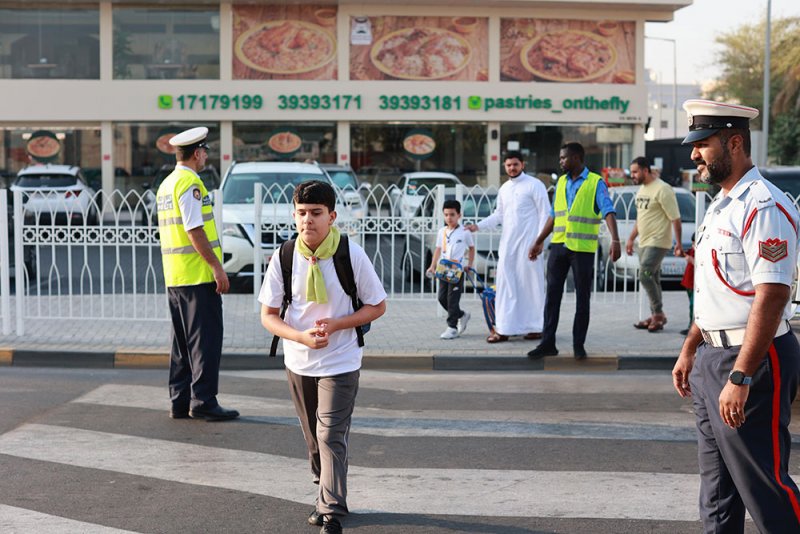 الإدارات الأمنية والمرور تباشر دورها في تأمين عودة الطلبة للمدارس