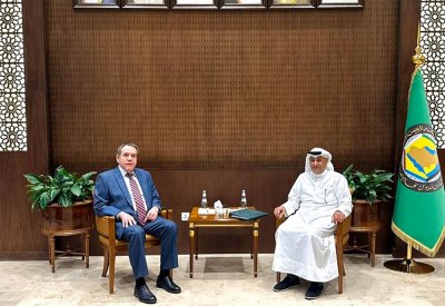 أمين عام "التعاون" والسفير الروسي لدى البحرين يناقشان تحضيرات الاجتماع الوزاري المشترك السابع للحوار الإستراتيجي