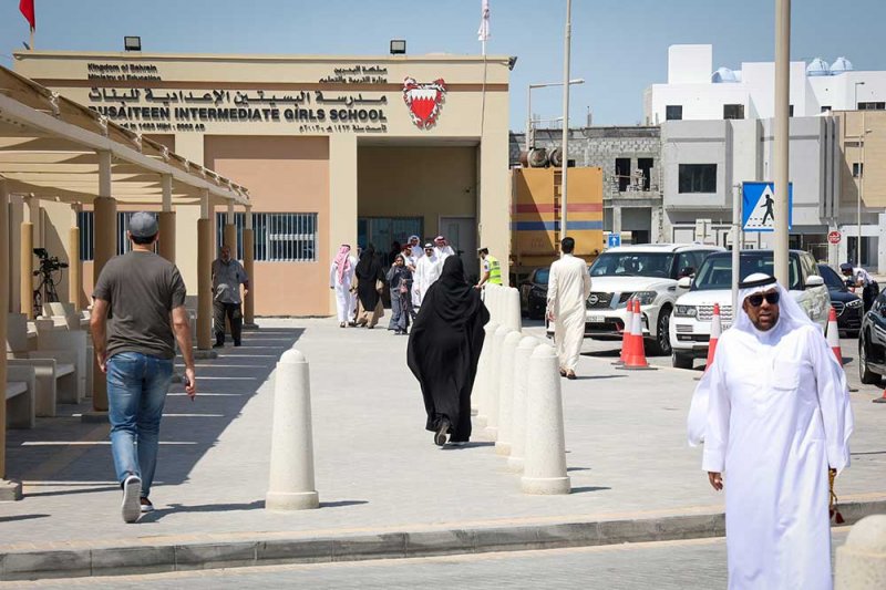 بالصور: رغم الحرارة الشديدة.. توافد المواطنين للتصويت
