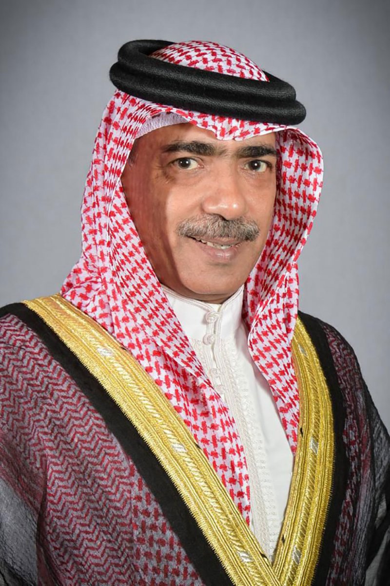 علي بن محمد يهنئ بفوز فارس العالم سمو الشيخ ناصر بن حمد ببطولة العالم للقدرة