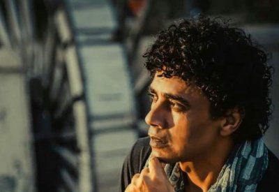 «قلبي في الشتا».. أحدث اغاني المطرب علي حسين الصادق