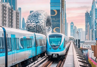 مترو دبي ينقل 2.4 مليار راكب منذ انطلاقته قبل 15 عاما