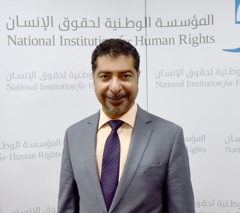 رئيس الوطنية لحقوق الإنسان يشيد بقرار مجلس الوزراء تمديد فترة حظر العمل وقت الظهيرة لمدة ثلاثة أشهر