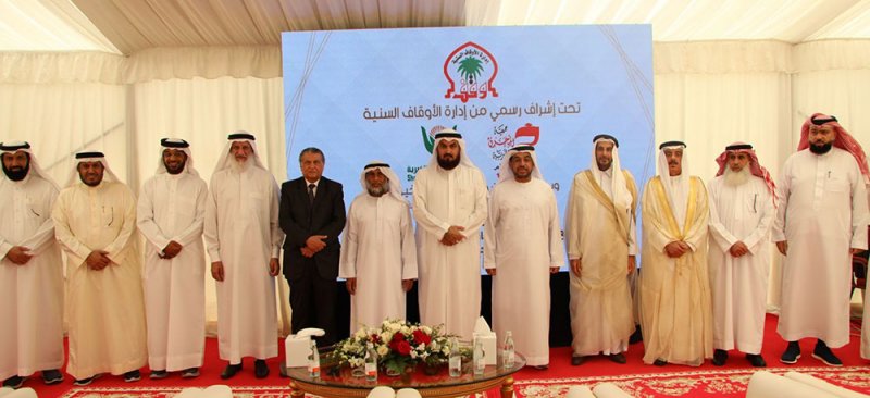 رئيس مجلس الأوقاف السنية يضع حجر الأساس لمسجد "ذو الجلال والإكرام" في المحافظة الشمالية