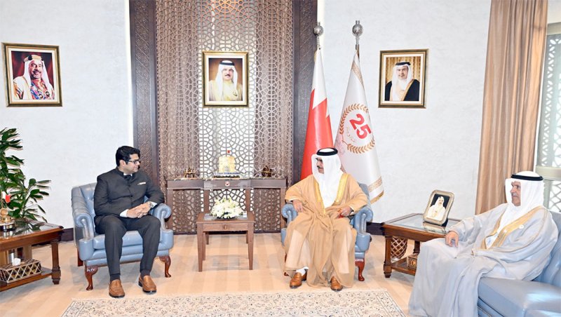 معالي وزير الداخلية يستقبل السفير الهندي ويؤكد على تعزيز التعاون وتبادل الخبرات ذات الصلة بالعمل الأمني