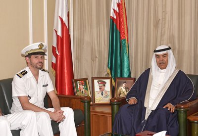 وزير شؤون الدفاع يستقبل الملحق العسكري الفرنسي لدى مملكة البحرين والمقيم في الرياض بمناسبة تعيينه