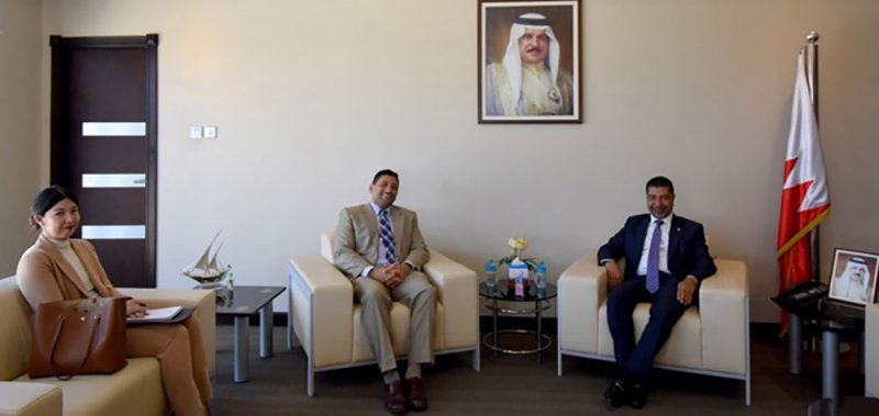 رئيس المؤسسة الوطنية لحقوق الإنسان يستقبل نائب رئيس بعثة الولايات المتحدة الأميركية في البحرين