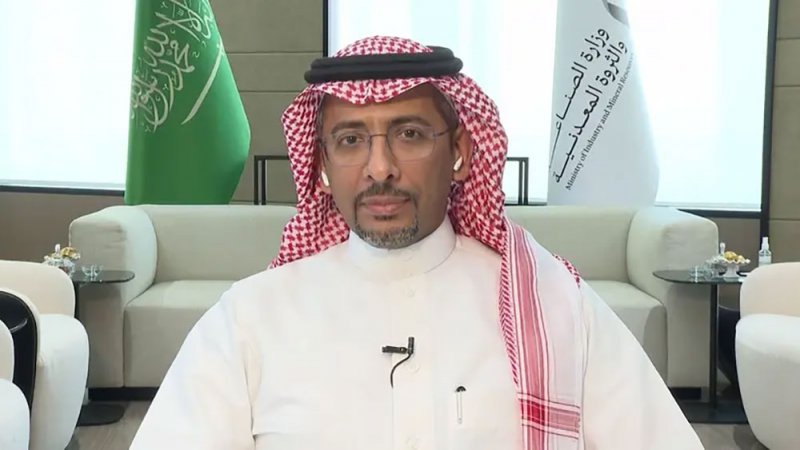 وزير الصناعة السعودي: فتح مصنع في السعودية أصبح أسهل من فتح مطعم