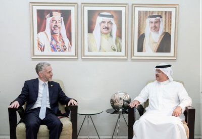 رئيس هيئة الثقافة يستقبل سفير المملكة المتحدة لدى البحرين 