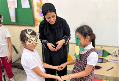 دروس المعلمة ذكريات محسن مشاهد مسرحية ممتعة