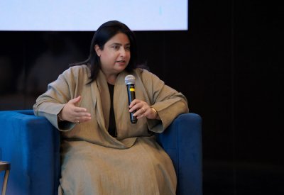 الرئيس التنفيذي للمستشفيات الحكومية تلتقي منتسبي برنامج "قيادات" الذي يقدمه معهد الإدارة العامة