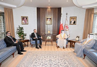 وزير الداخلية يشيد بالتعاون مع جامعة شمال كاورلينا الأميركية والمنظمة الدولية لمكافحة العنف والإدمان في برنامج مكافحة التطرف