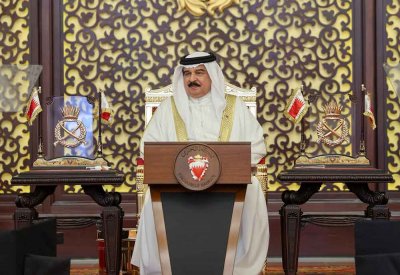 جلالة الملك المعظم يستقبل كبار أفراد العائلة المالكة الكريمة وكبار المسؤولين وعددًا من الأهالي وأصحاب الإنجازات