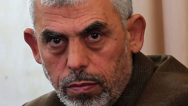 تجنبا لأي استهداف.. تقرير يكشف نظاما يعتمد عليه السنوار