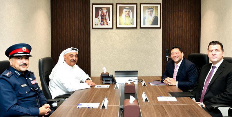 وكيل وزارة الداخلية يستقبل نائب السفير الأمريكي لدى مملكة البحرين