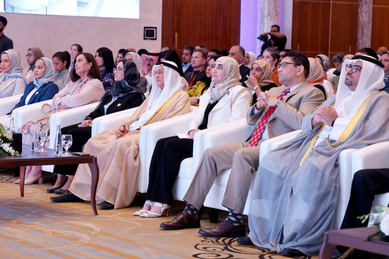 البحرين واجهة عريقة في التجمعات الطبية