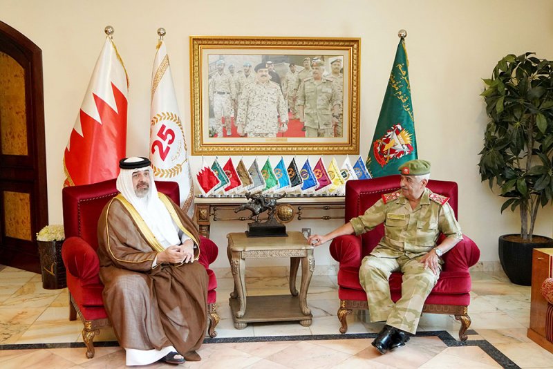 رئيس الحرس الوطني يستقبل سمو الشيخ عبدالله بن حمد آل خليفة الممثل الشخصي لجلالة الملك المعظم