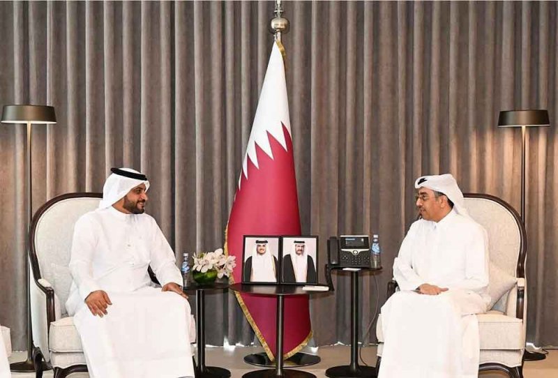وزير العمل بدولة قطر يستقبل سفير مملكة البحرين في الدوحة