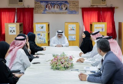 بالصور: وزير التربية يزور مدرستيْ الخميس الابتدائية للبنين والبلاد القديم الابتدائية الإعدادية للبنين