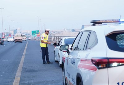المرور : ضبط 582 مخالفا لتجاوزهم من مسار الطوارئ خلال شهر سبتمبر