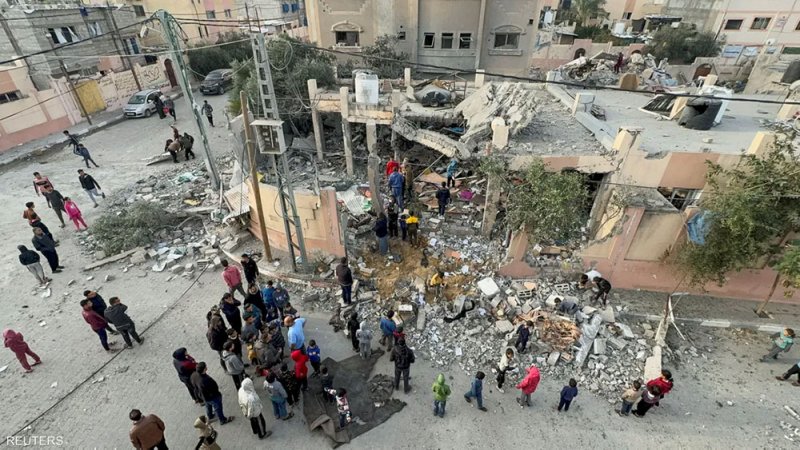 تطورات حرب غزة.. 7 قتلى في ضربات إسرائيلية