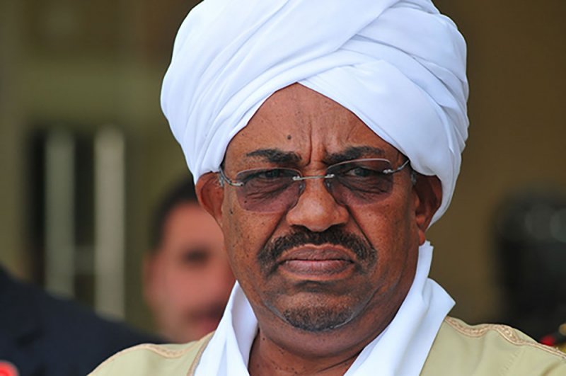 محامي البشير: نقل الرئيس السوداني السابق إلى مدينة شمالية لتلقي العلاج