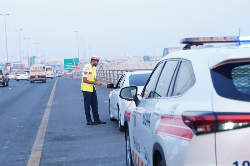المرور : ضبط 582 مخالفا لتجاوزهم من مسار الطوارئ خلال شهر سبتمبر
