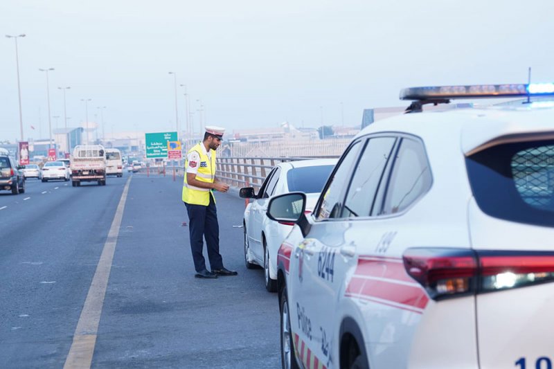 المرور : ضبط 582 مخالفا لتجاوزهم من مسار الطوارئ خلال شهر سبتمبر