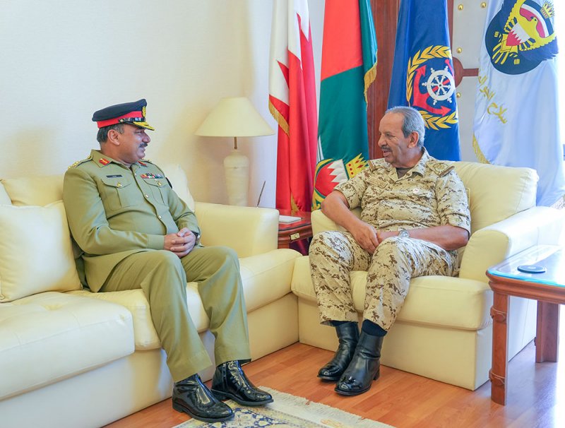 القائد العام لقوة دفاع البحرين يستقبل المدير العام لشركة الاتصالات الباكستانية الوطنية "NRTC"
