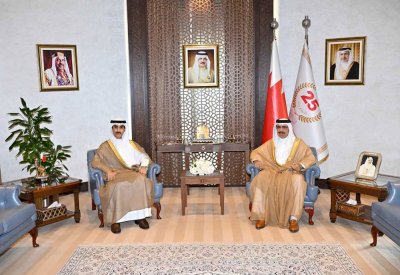 وزير الداخلية يبحث مع السفير الكويتي تطوير التعاون الأمني
