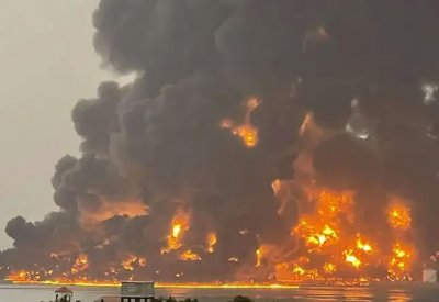 استهدفته إسرائيل بضربة عنيفة.. ما أهمية ميناء رأس عيسى للحوثيين؟