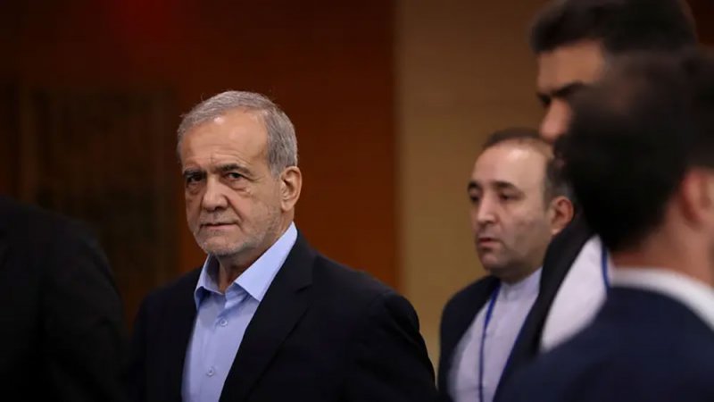 نيويورك تايمز: بزشكيان يرى أن طهران لا يجب أن تنجر لحرب أوسع نطاقاً