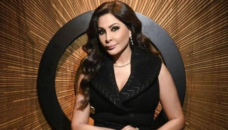 إليسا تلغي حفلها تضامنا مع لبنان