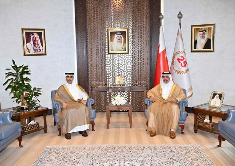 وزير الداخلية يبحث مع السفير الكويتي تطوير التعاون الأمني
