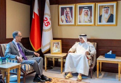 وزير الخارجية يستقبل سفير الولايات المتحدة الأمريكية لدى مملكة البحرين