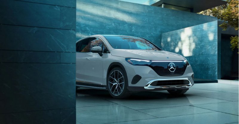 مرسيدس بنز EQE SUV الفخامة المستدامة والمتميزة