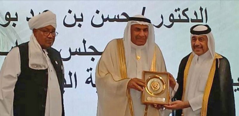النائب حسن بوخماس يحوز جائزة الشخصية العربية المتميزة بالقاهرة