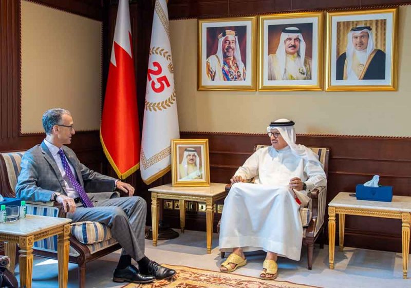 وزير الخارجية يستقبل سفير الولايات المتحدة الأمريكية لدى مملكة البحرين