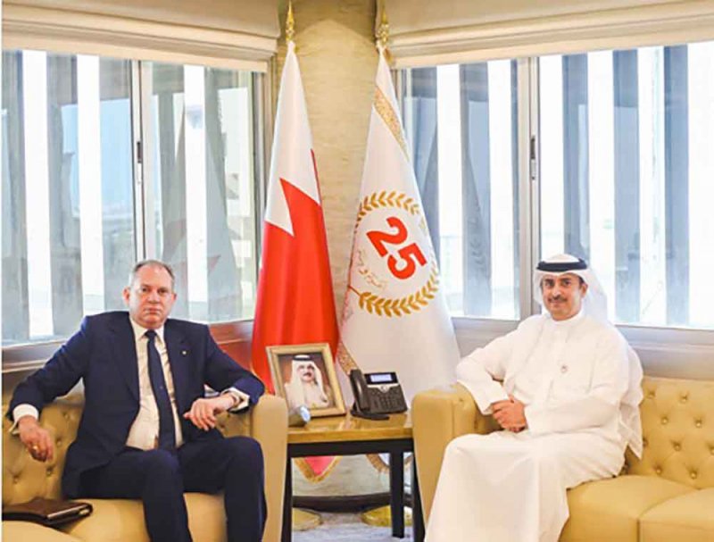 وزير العدل والشؤون الإسلامية والأوقاف يستعرض برامج التعاون العدلي مع السفير الإيطالي