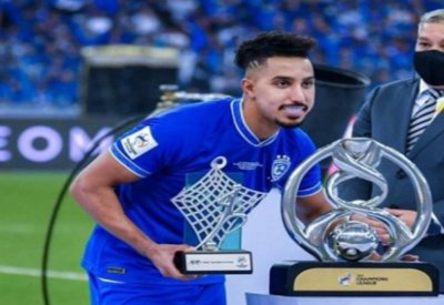 سالم الدوسري يتفوق على سامي الجابر ويدخل تاريخ الهلال السعودي