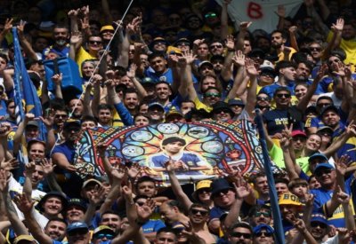 نقل رفات مارادونا إلى نصب تذكاري جديد